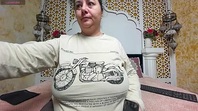 AleshaArabian online show from March 14, 2025, 7:23 pm