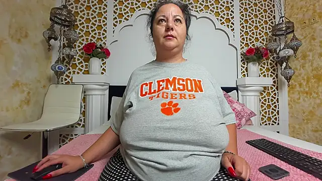 AleshaArabian online show from September 9, 2025, 2:22 am