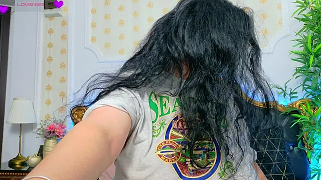 AleshaArabian online show from March 31, 2026, 4:35 am