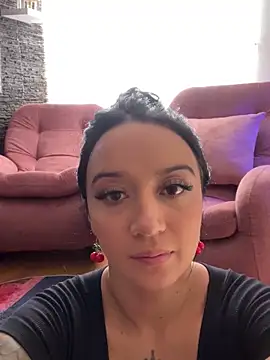 EmmyEvans1 online show from March 4, 2025, 7:43 pm