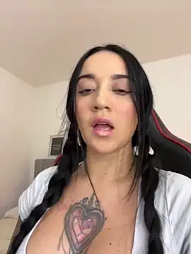 EmmyEvans1 online show from March 5, 2025, 7:27 pm