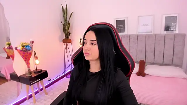 EmmyEvans1 online show from March 11, 2025, 7:47 pm