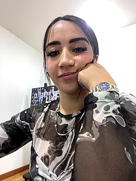 EmmyEvans1 online show from October 23, 2025, 7:34 pm