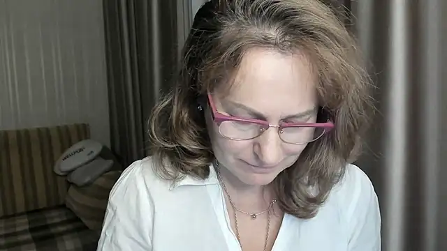 lauraoven online show from January 5, 2025, 7:39 pm