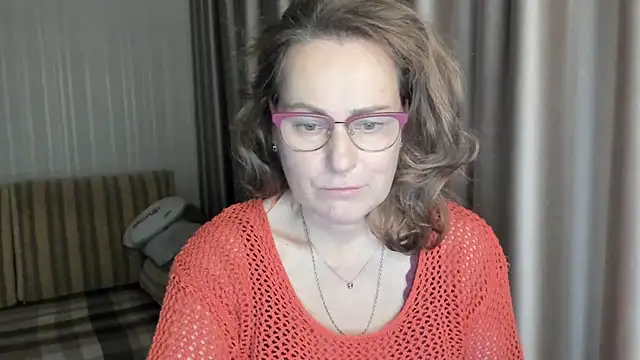 lauraoven online show from January 8, 2025, 3:28 pm