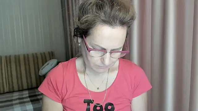 lauraoven online show from January 12, 2025, 8:57 am