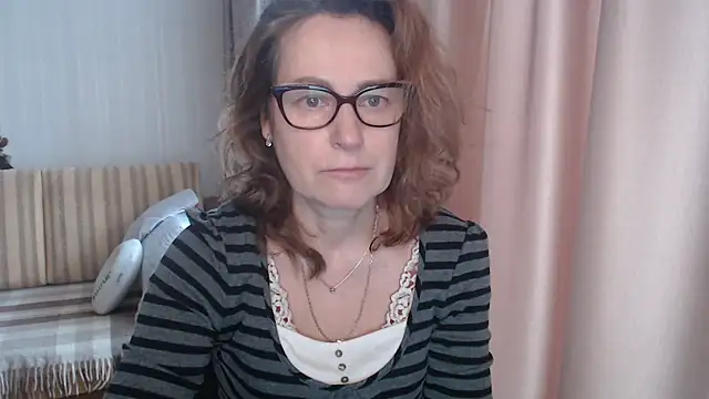 lauraoven online show from February 17, 2025, 9:24 am