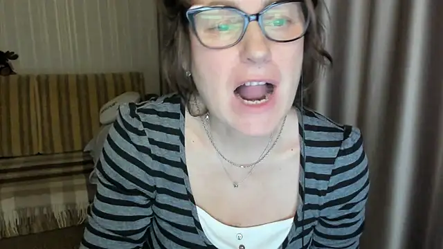 lauraoven online show from February 20, 2025, 4:25 pm