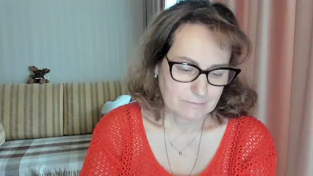 lauraoven online show from March 2, 2025, 10:56 am