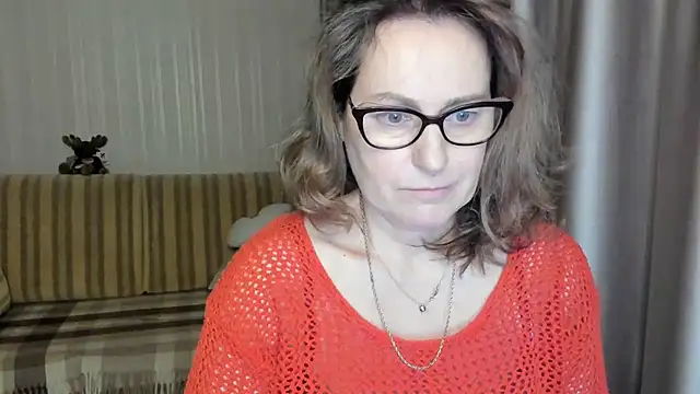 lauraoven online show from March 2, 2025, 4:42 pm