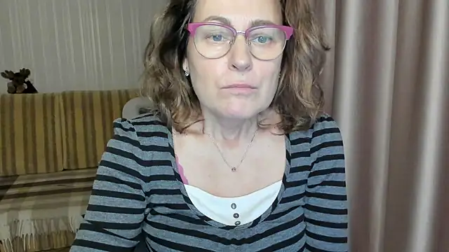 lauraoven online show from March 18, 2025, 1:31 pm