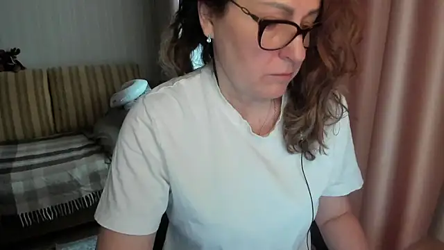 lauraoven online show from April 3, 2026, 7:28 am