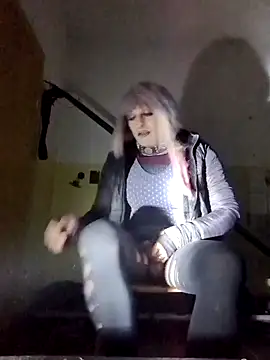 Snapshot of dwtmelina1979 chatting on December 22, 2025, 2:30 am dwtmelina1979 online show from December 22, 2025, 2:30 am