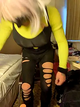 Snapshot of dwtmelina1979 chatting on March 6, 2026, 5:37 am dwtmelina1979 online show from March 6, 2026, 5:37 am