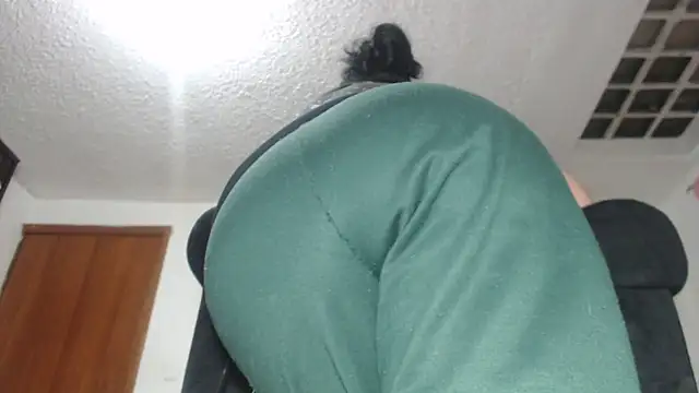 prettyangelsquirt online show from February 25, 2025, 6:42 pm