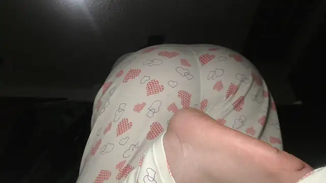 prettyangelsquirt online show from November 15, 2025, 1:29 pm