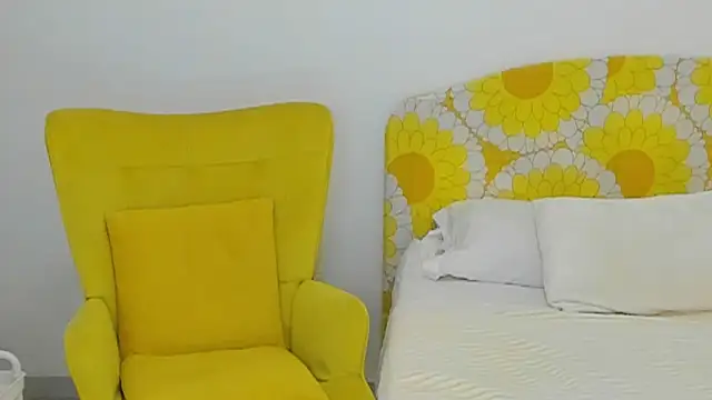 Snapshot of milf_penelope chatting on May 1, 2026, 12:59 am milf penelope online show from May 1, 2026, 12:59 am