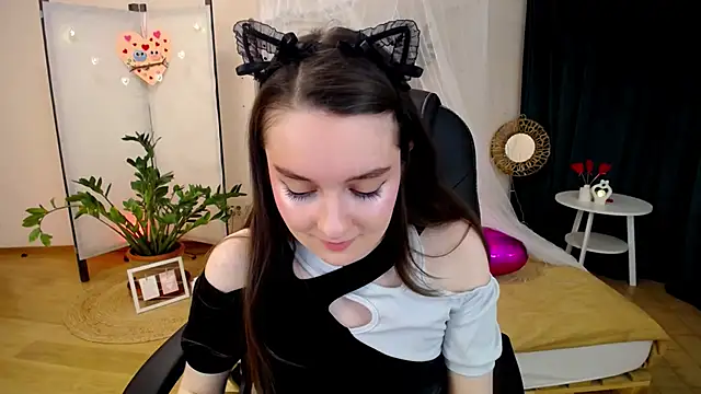 CloudGrace online show from February 16, 2025, 6:21 pm