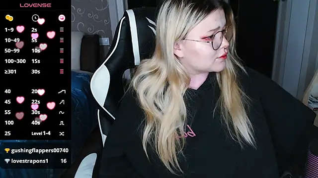 Mini Mo online show from February 25, 2025, 11:41 am