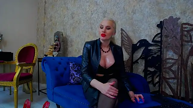 Snapshot of GoddessCeline chatting on February 4, 2025, 10:24 pm GoddessCeline online show from February 4, 2025, 10:24 pm