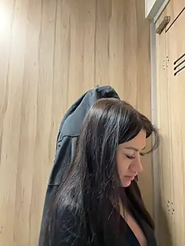 Wet  Bunny online show from February 11, 2025, 9:31 am