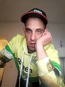 Codymc89 online show from November 5, 2025, 7:36 pm