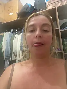 moniquerainx online show from February 28, 2026, 3:07 am