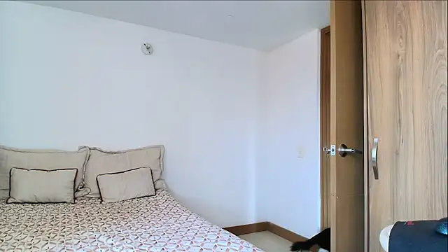 SARA TS FOX online show from February 9, 2026, 6:23 pm