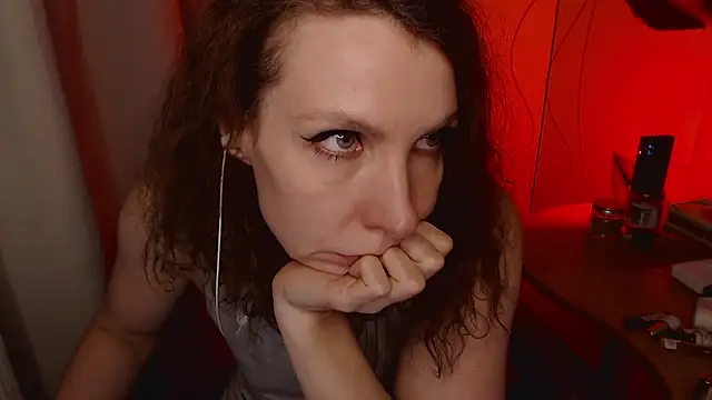 JohansonKatie online show from January 18, 2025, 8:40 pm