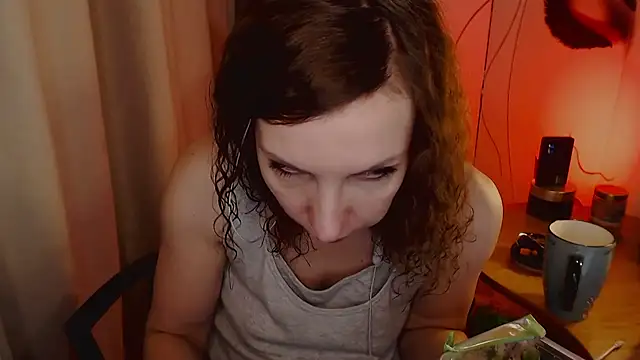 JohansonKatie online show from January 30, 2025, 1:31 pm