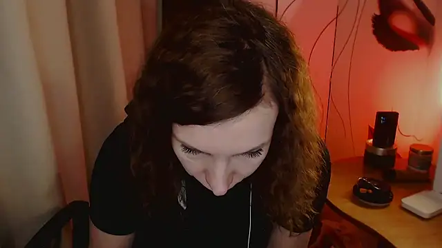 JohansonKatie online show from January 30, 2025, 4:34 pm