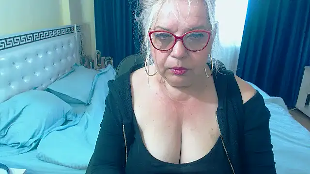 Snapshot of SonyaHotMilf chatting on May 14, 2026, 11:06 am SonyaHotMilf online show from May 14, 2026, 11:06 am