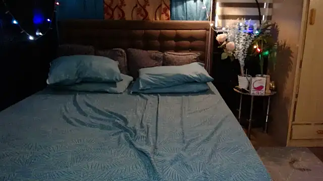 xheavenlytrans online show from October 3, 2025, 12:51 am