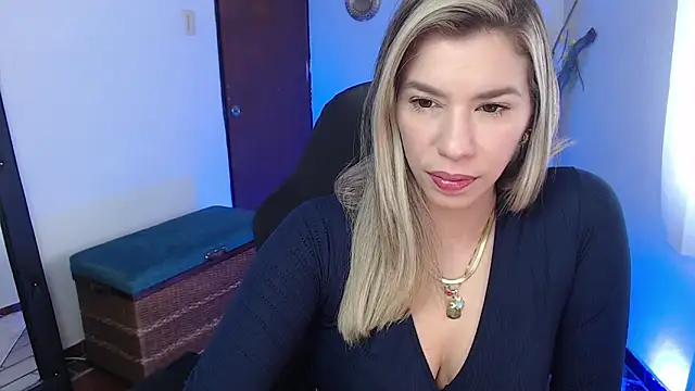 ms sofia x online show from October 27, 2025, 5:28 pm