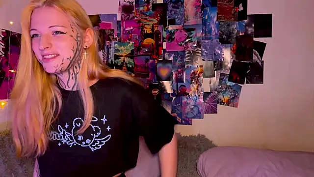 HotaruTomo online show from April 22, 2026, 2:25 am