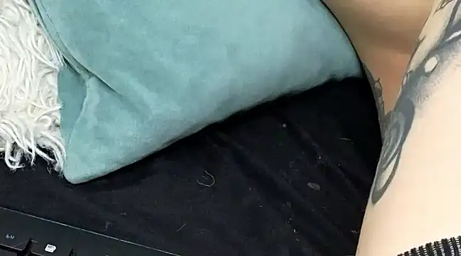 ninaa fox online show from February 8, 2025, 6:22 pm