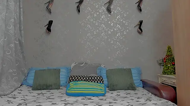 emilianna666 online show from December 23, 2024, 11:14 am