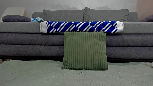 emilianna666 online show from April 8, 2026, 11:32 am