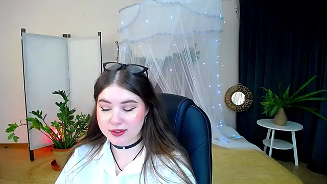 NicoleFoxery online show from February 7, 2025, 12:20 am