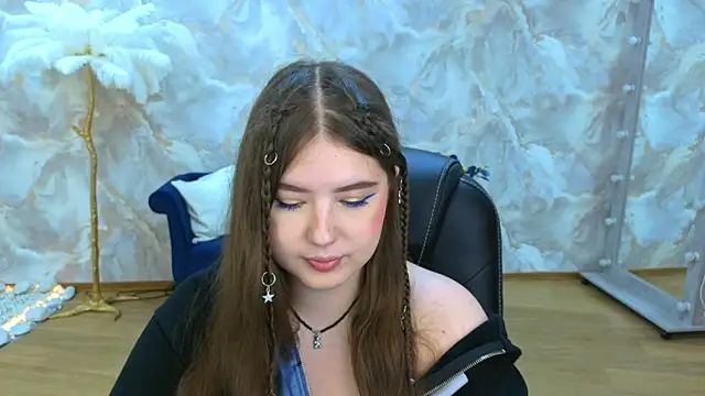 NicoleFoxery online show from September 11, 2025, 6:19 pm