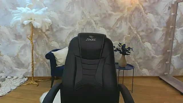 NicoleFoxery online show from September 13, 2025, 6:29 pm