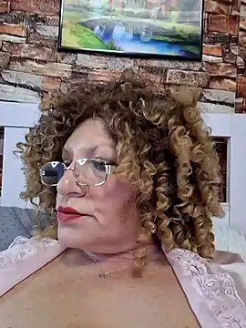 Hot Azaleea online show from January 31, 2025, 9:37 am