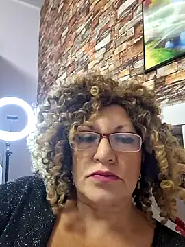 Hot Azaleea online show from October 8, 2025, 6:44 am