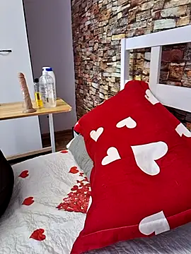 Hot Azaleea online show from March 7, 2026, 6:21 am