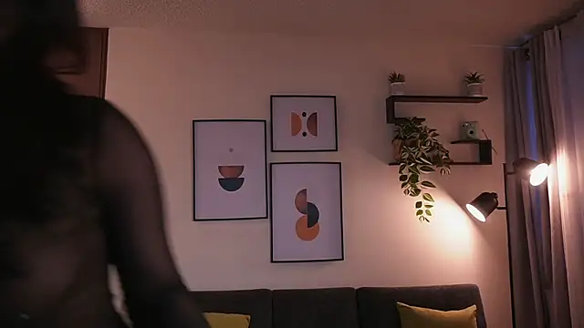 Isabella dior online show from April 21, 2026, 2:23 pm