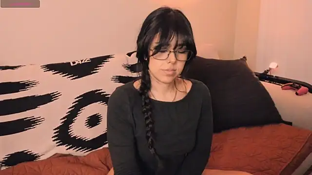 Evie-Luna online show from January 8, 2025, 1:11 am