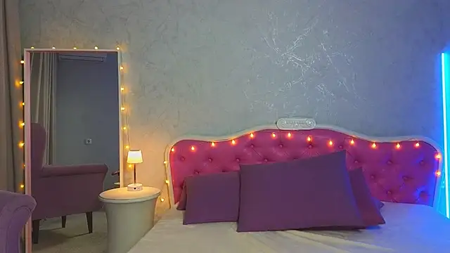 Ariana Petite online show from December 11, 2024, 12:23 am