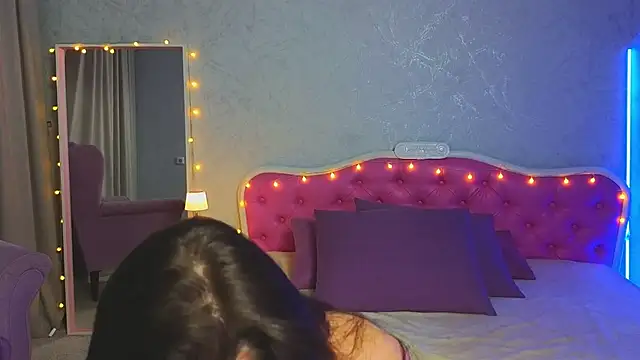 Ariana Petite online show from January 23, 2025, 11:05 pm