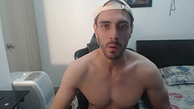 Snapshot of samuelgarcia_ chatting on March 17, 2025, 8:40 am samuelgarcia online show from March 17, 2025, 8:40 am