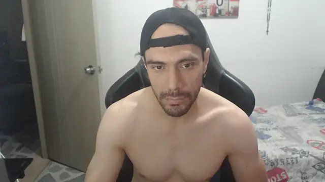 Snapshot of samuelgarcia_ chatting on July 15, 2026, 7:35 am samuelgarcia online show from July 15, 2026, 7:35 am